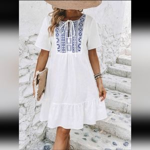 ⚡2/$20⚡🆕VCAY Geo Print Tie Neck Ruffle Hem Smock Dress